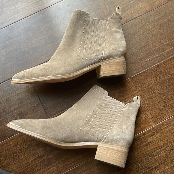Marc Fisher Ltd Yami Studded Chelsea Suede Booties Ankle Boots Womens Size 7.5 - Picture 6 of 7